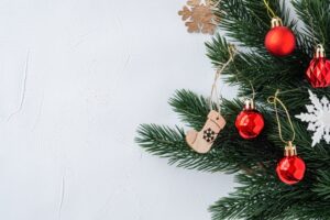 クリスマスに室内に飾るツリー